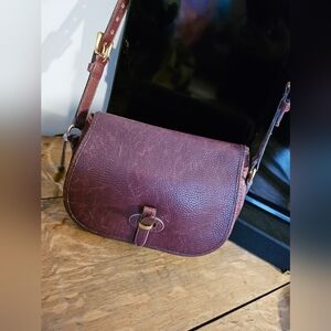 Vintage Dooney & Bourke All Weather Stitch Leather Cross Body Burgundy